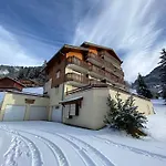 Calme, Proche Centre-ville, Avec Balcon Et Garage A - Fr-1-693-122 *