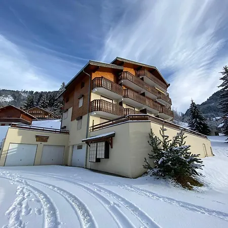 Calme, Proche Centre-ville, Avec Balcon Et Garage à - Fr-1-693-122 *